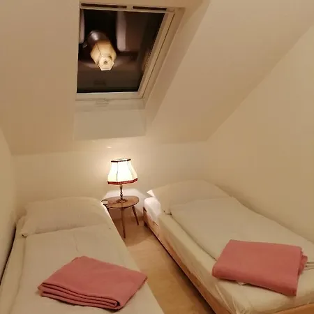 Edith Apartment